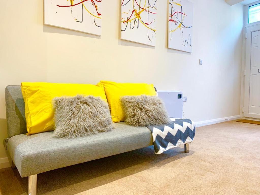 Eastbourne Beach Pier Apartment Екстер'єр фото