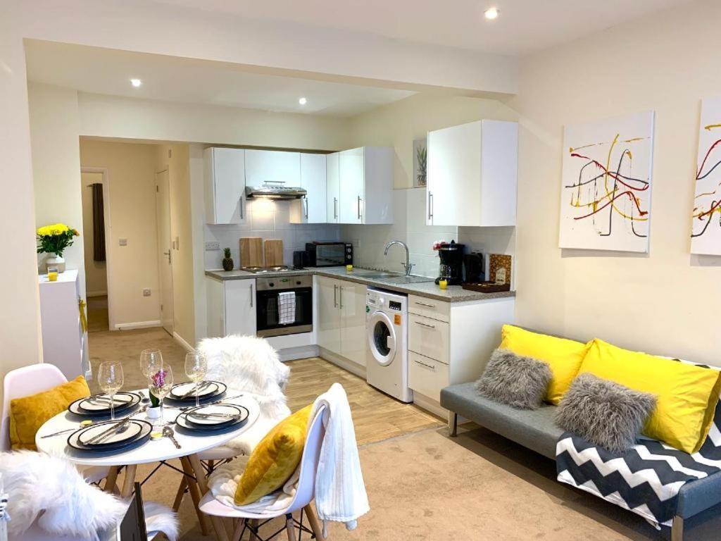 Eastbourne Beach Pier Apartment Екстер'єр фото